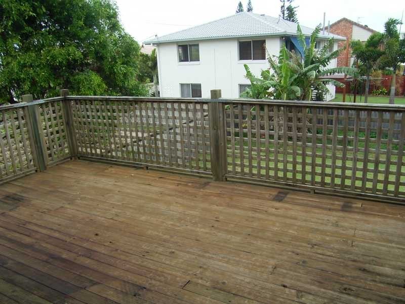 3 Saleng Cres, Warana QLD 4575
