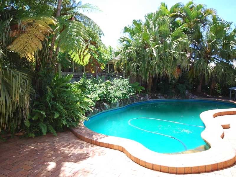 3 Julie Court, Mooloolaba QLD 4557