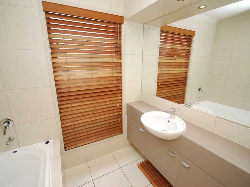 6 St Lucia Crescent, Parrearra QLD 4575