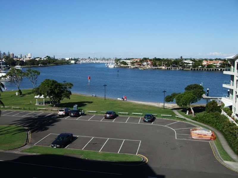 Unit 10/90 River Esplanade, Mooloolaba QLD 4557