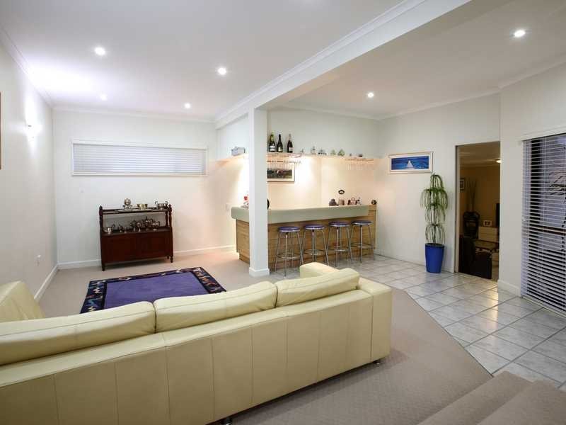 31 Yakola Parade, Alexandra Headland QLD 4572
