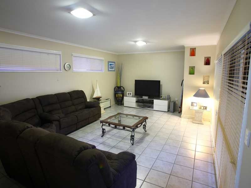 31 Yakola Parade, Alexandra Headland QLD 4572