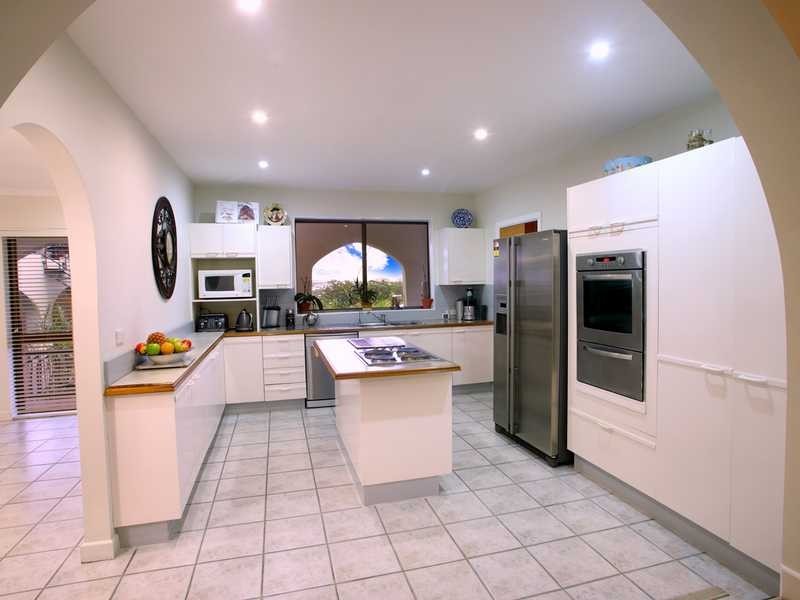 31 Yakola Parade, Alexandra Headland QLD 4572