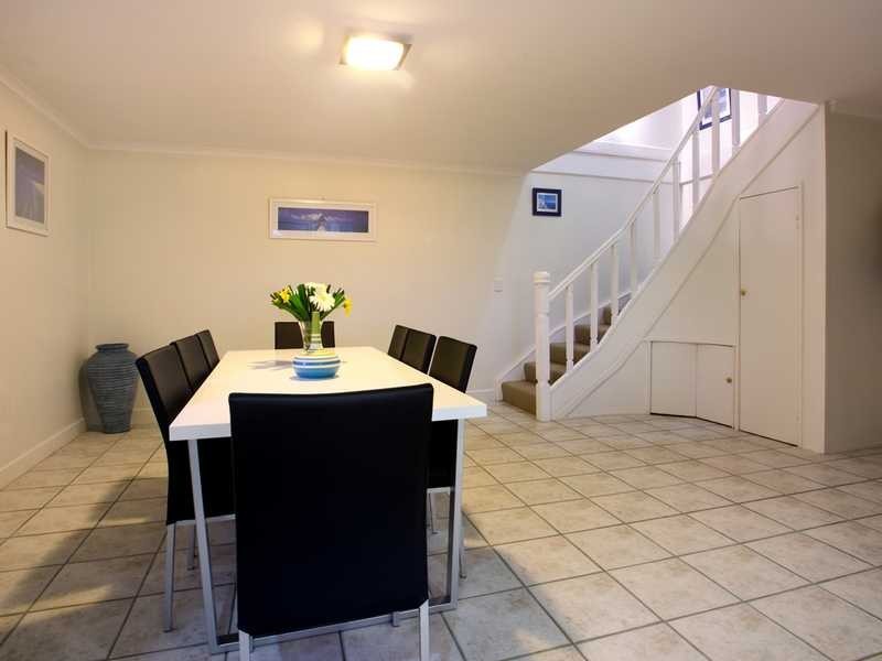 31 Yakola Parade, Alexandra Headland QLD 4572