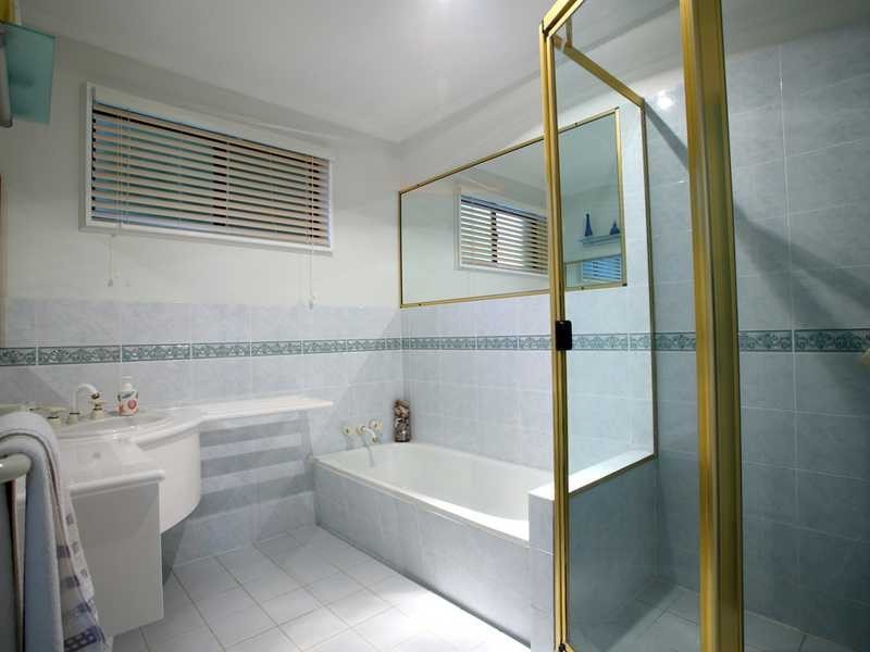 31 Yakola Parade, Alexandra Headland QLD 4572