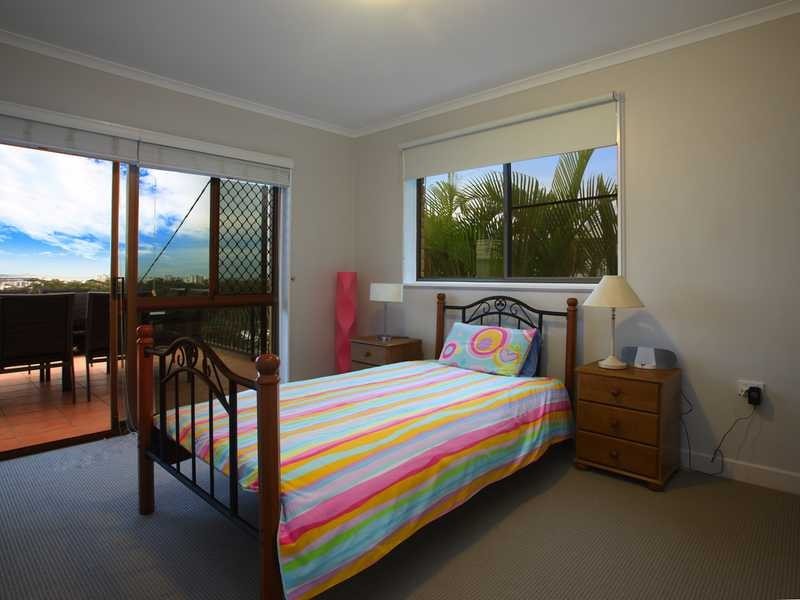 31 Yakola Parade, Alexandra Headland QLD 4572