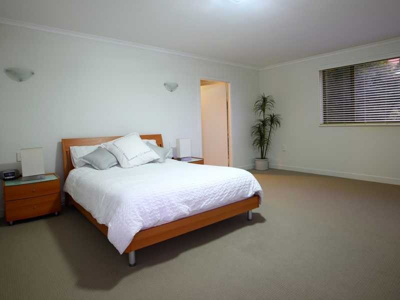 31 Yakola Parade, Alexandra Headland QLD 4572