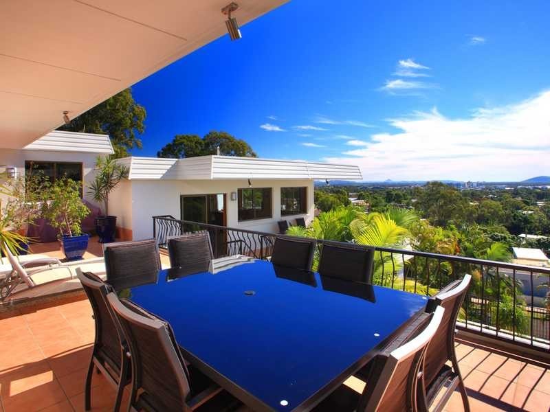 31 Yakola Parade, Alexandra Headland QLD 4572