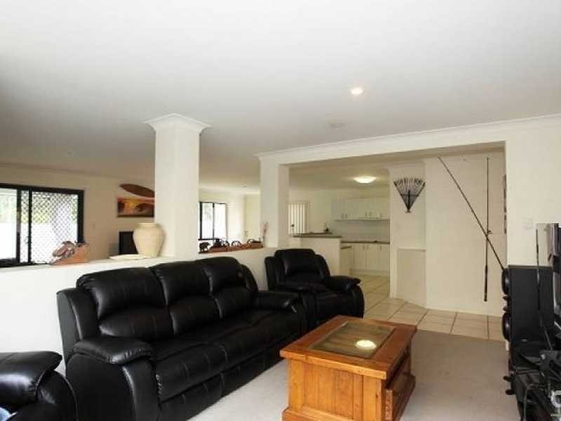 8 Veerings Court, Twin Waters QLD 4564