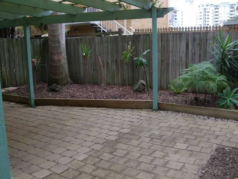 Unit 1/26 Goonawarra Drive, Mooloolaba QLD 4557