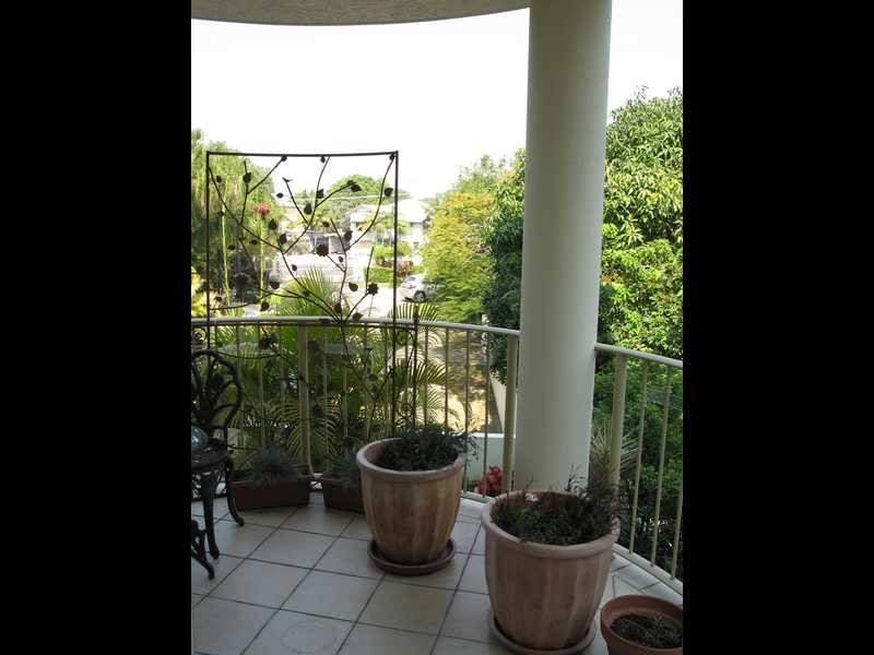 Unit 4/86 Duporth Avenue, Maroochydore QLD 4558