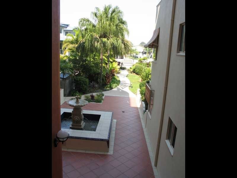 Unit 4/86 Duporth Avenue, Maroochydore QLD 4558