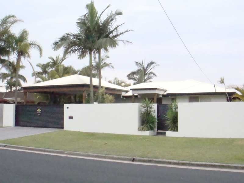 1 Balyata St, Warana QLD 4575