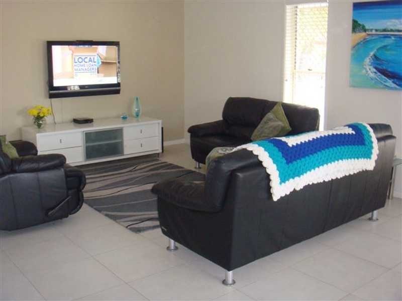 1 Balyata St, Warana QLD 4575