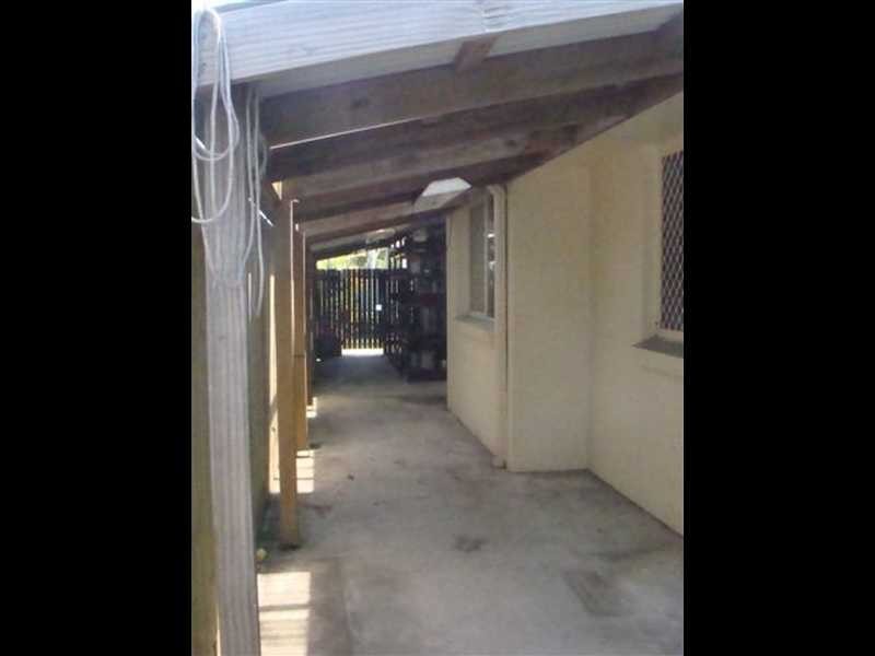 1 Balyata St, Warana QLD 4575