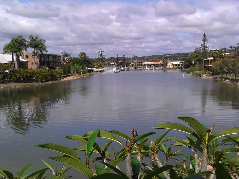 Unit 5/17-19 Goonawarra Drive, Mooloolaba QLD 4557