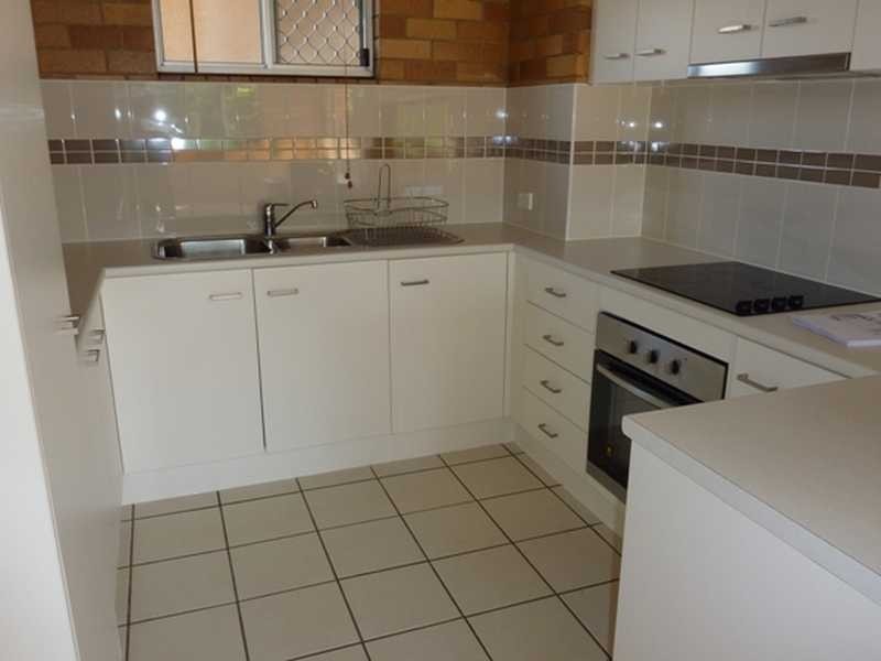 Unit 8/10 Coonowrin Street, Battery Hill QLD 4551