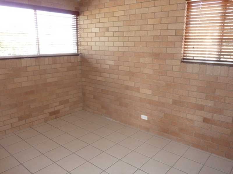 Unit 8/10 Coonowrin Street, Battery Hill QLD 4551