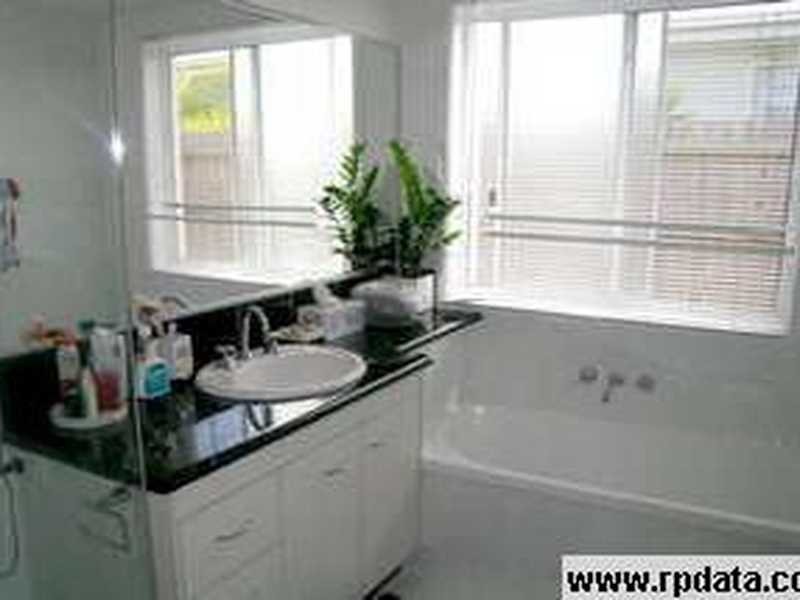 17 White Cedar Drive, Meridan Plains QLD 4551