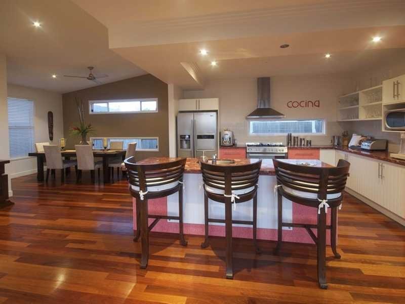 18 Flores Street, Parrearra QLD 4575