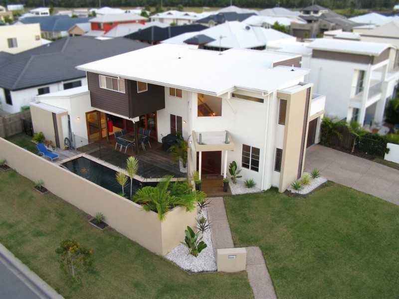 18 Flores Street, Parrearra QLD 4575