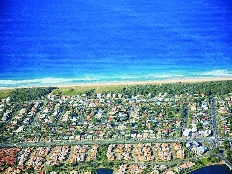 22 Coonang Crescent, Warana QLD 4575