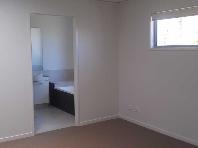 Unit 9/109-111 Duporth Ave, Maroochydore QLD 4558