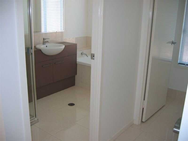 4 Maplespring Street, Sippy Downs QLD 4556