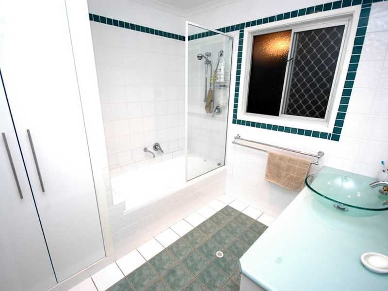 11 Palm Drive, Mooloolaba QLD 4557