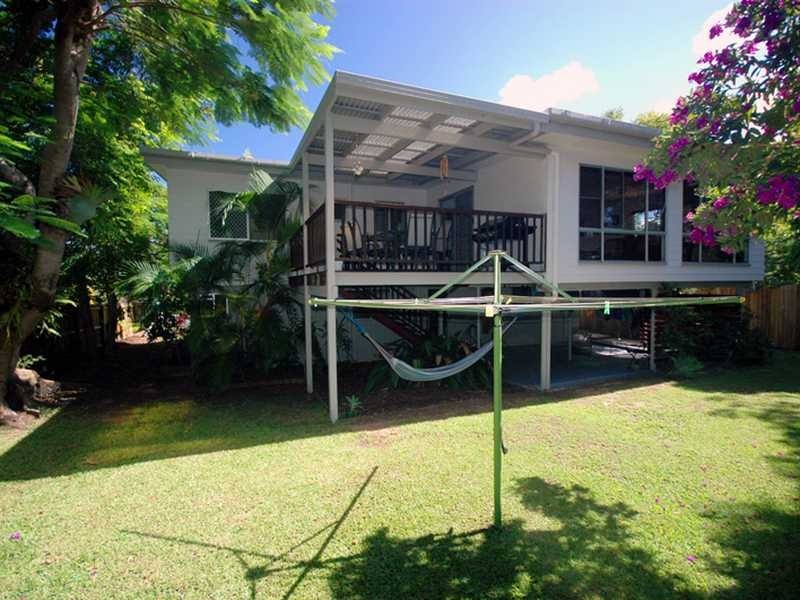 11 Palm Drive, Mooloolaba QLD 4557