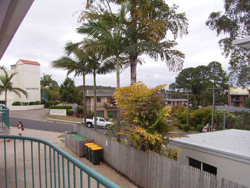 Unit 2/27 Camfield Street, Alexandra Headland QLD 4572