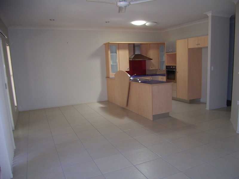 Unit 37/2 Grand Pde, Kawana Waters QLD 4575