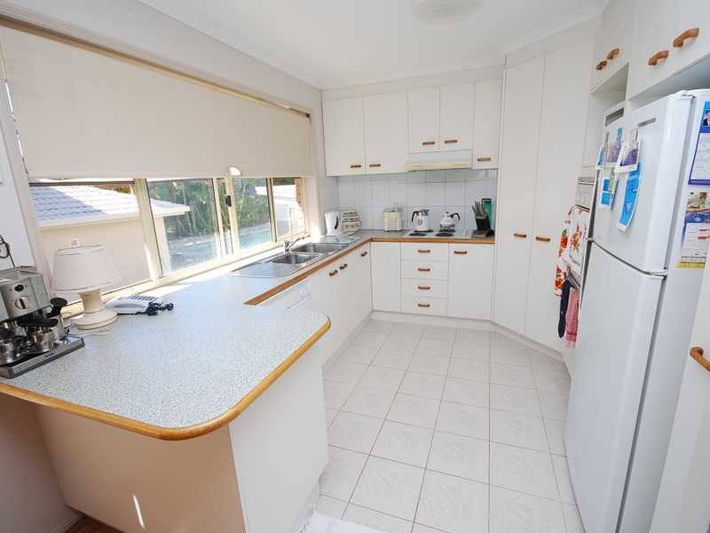 Unit 2/27 Camfield Street, Alexandra Headland QLD 4572