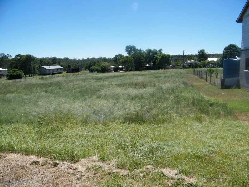 18 Gibson Street, Tingoora QLD 4608