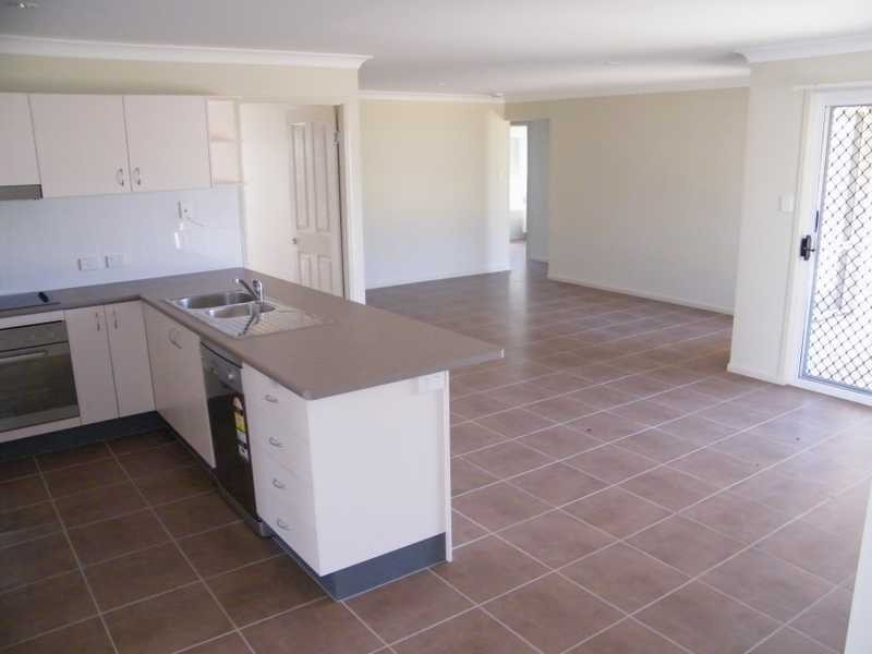 42 Banksia Dr, Kingaroy QLD 4610