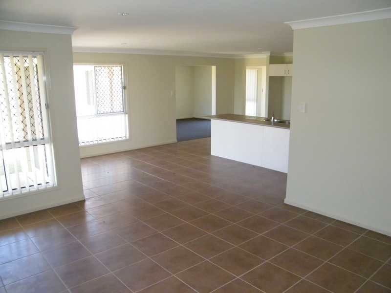 42 Banksia Dr, Kingaroy QLD 4610