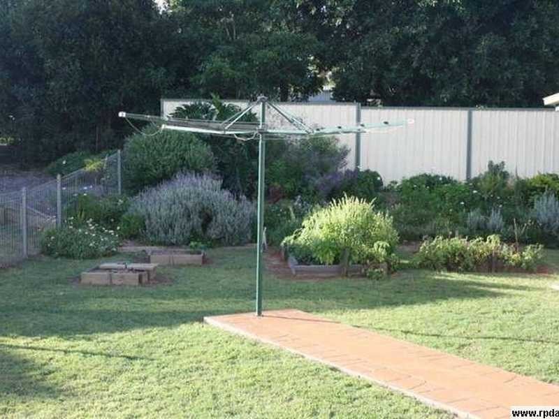 14 Dell Crt, Kingaroy QLD 4610