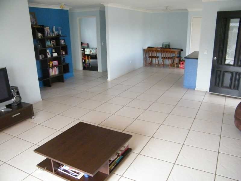 1/11 Tessmanns Rd, Kingaroy QLD 4610