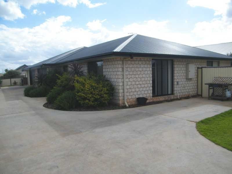 1/11 Tessmanns Rd, Kingaroy QLD 4610