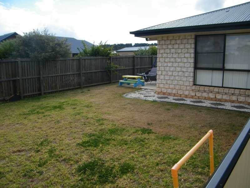 2/11 Tessmanns Rd, Kingaroy QLD 4610