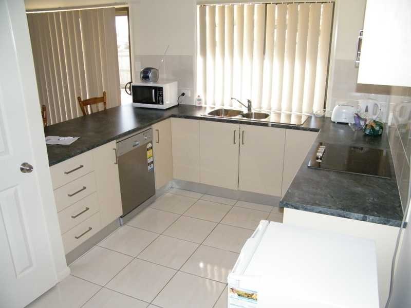 2/9 Hodge Street, Kingaroy QLD 4610