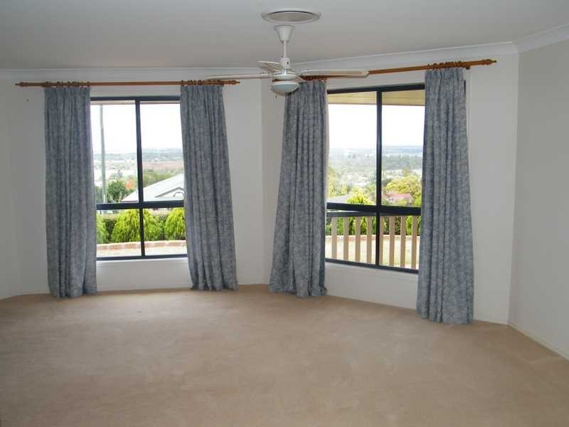 28 Adermann Drive, Kingaroy QLD 4610