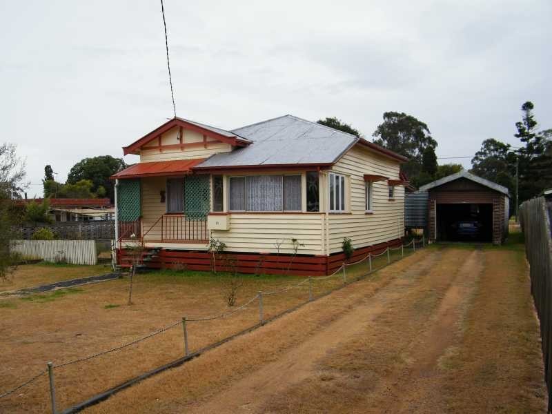 10 Reen Street, Kingaroy QLD 4610