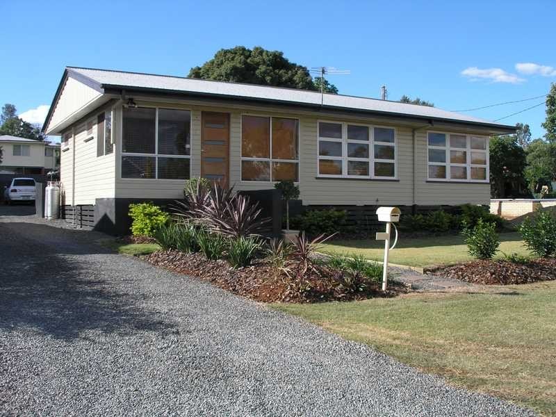 16 JUBILEE ST, Kingaroy QLD 4610