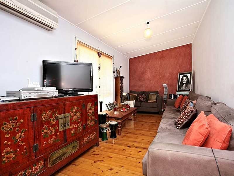 11 Balfour Street, Northmead NSW 2152