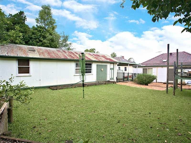 11 Balfour Street, Northmead NSW 2152