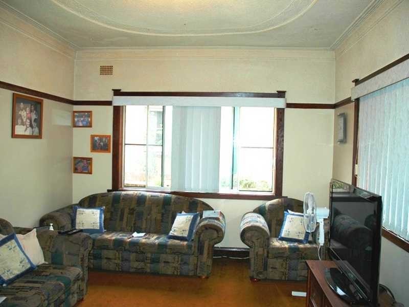 14 Howard Avenue, Northmead NSW 2152