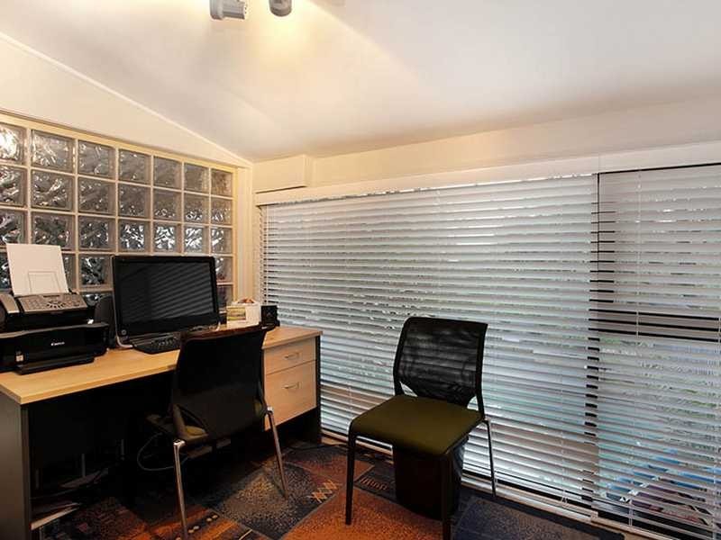 33 Churchill Drive, Winston Hills NSW 2153