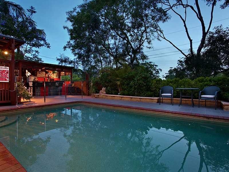 33 Churchill Drive, Winston Hills NSW 2153