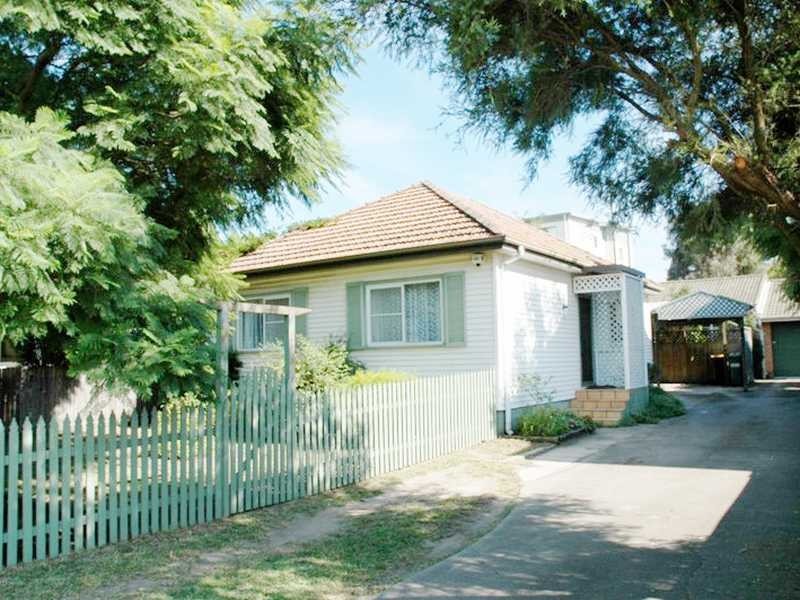 15 Balmoral Road, Northmead NSW 2152